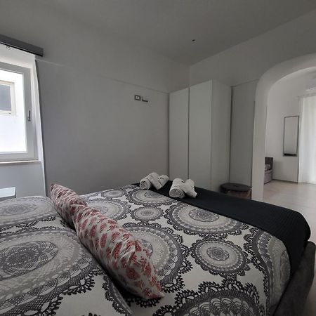 B&B Tra Le Vie Del Borgo Βιέστε Δωμάτιο φωτογραφία